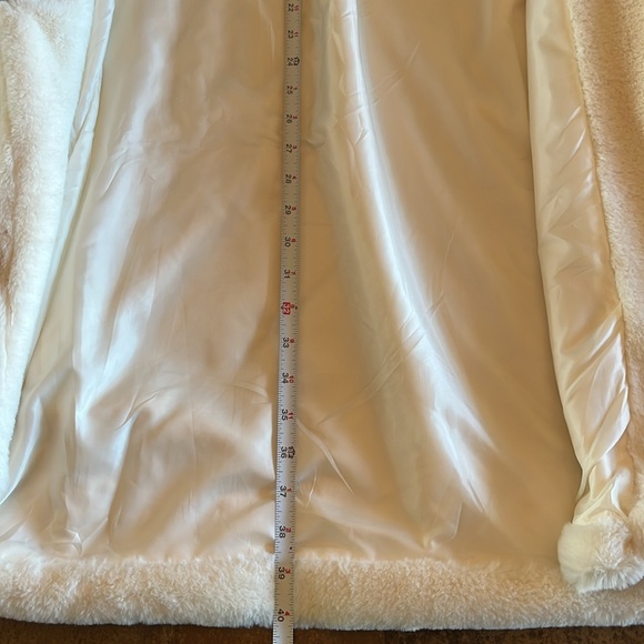 Cream Faux fur long coat brand new never worn S - Picture 6 of 6